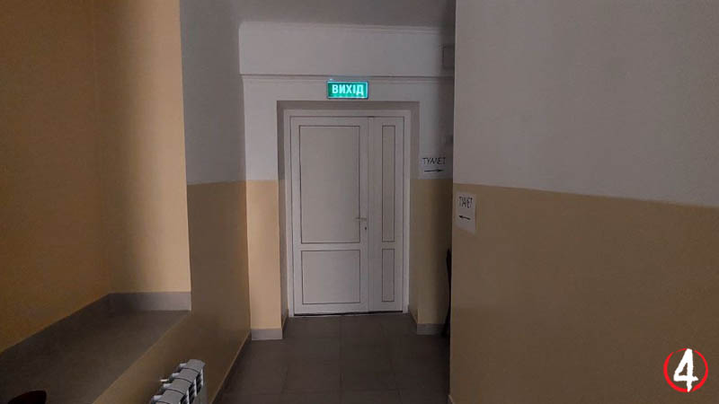 Вихід-вхід через спортивну залу в укриття - комплекс допризовник