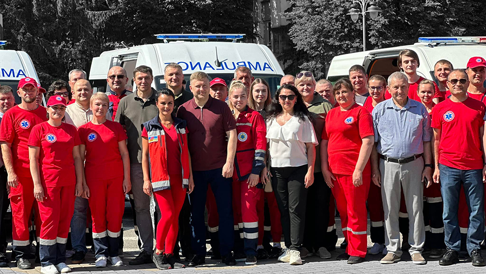 Вручення автомобілів бригадам «екстренки».