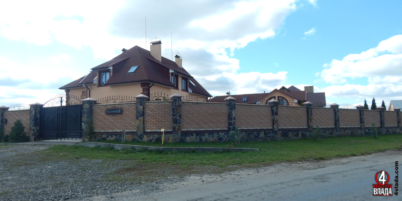 Будинок Невірців