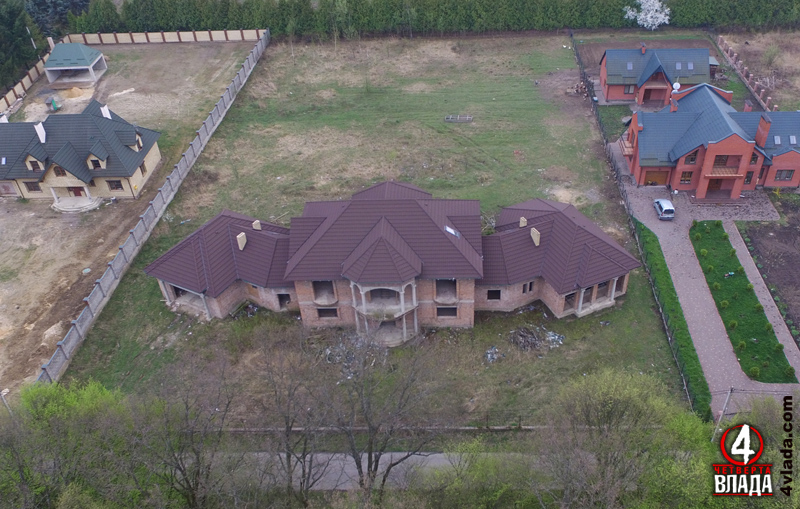 Будинок на ділянка Столяра і Бондара