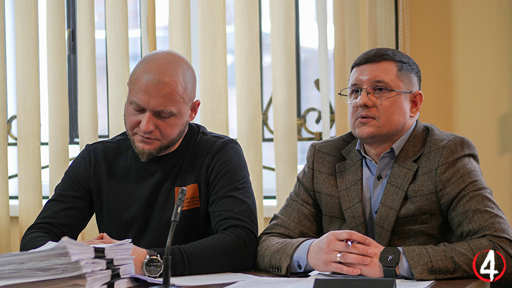 Прокурор Олександр Жовтоніг та Слідчий Василь Стрільчук