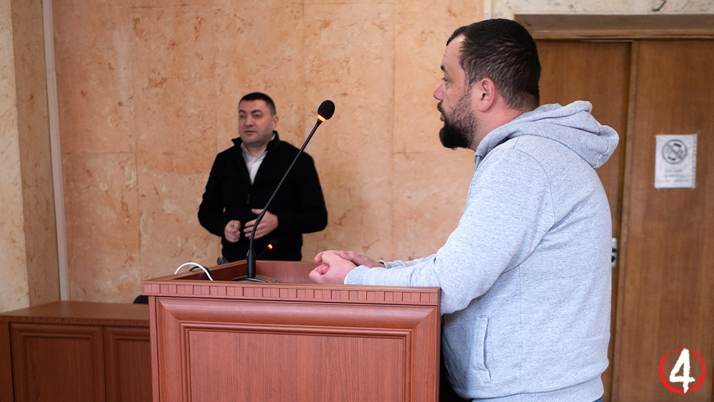 Підприємець Сергій Омельчак та його адвокат Вадим Войцещук