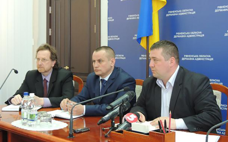 Голова Рівненської ОДА Сергій Рибачок разом зі своїми першим заступником Юрієм Приварським та заступником Олександром Савчуком. Фото із сайту ogo.ua&nbsp;
