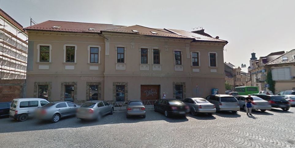 Ресторан "Червена ружа" купив 1896 кв.м. за 5169 грн./кв.м. на пл. Корятовича, 1 / вул. Фединця, 2