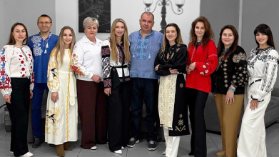 Донатори партії «Рівне разом» з Романом Курисом. Фото з фейсбук-сторінки ЖК «На Щасливому»