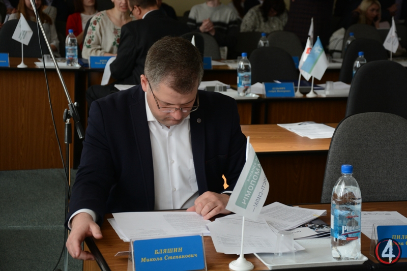Депутат від фракцї «Об’єднання «САМОПОМІЧ» Микола Бляшин
